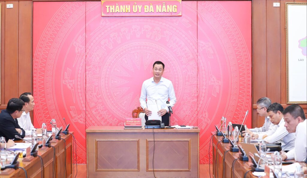 Tinh hinh trien khai khu thuong mai tu do 1
