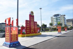 Trang-tri-mung-Dai-hoi-Dang-tai-Quang-truong-29-3