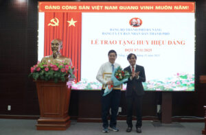 Trao-huy-hieu-Dang-11-11