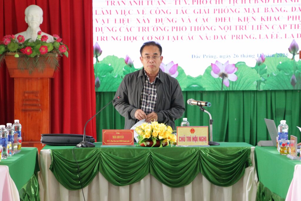 Trien khia cac truong pho thong noi tru