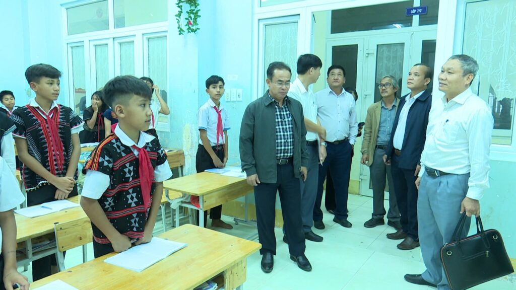 Trien khia cac truong pho thong noi tru 2