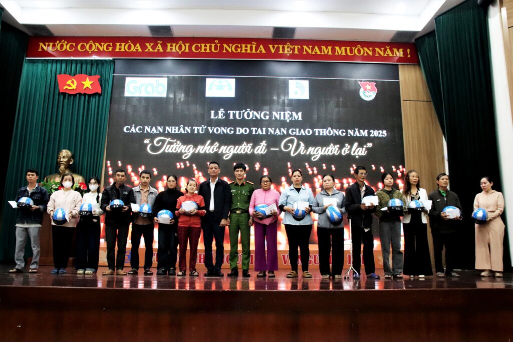 Tuong niem cac nan nhan tu vong do tai nan giao thong