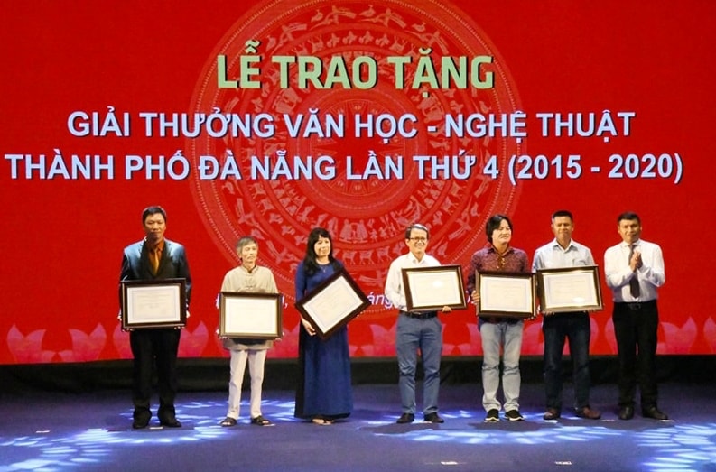 Xet tang giai thuong van hoc nghe thuat 2025