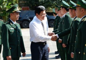 bien-phong-cua-khau-cang-tien-sa-1