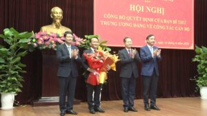 bo-nhiem-pho-bi-thu-thuong-truc-thanh-uy-nguyen-dinh-vinh-1