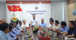 bo-truong-lam-viec-voi-so-tnmt-1