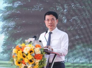 bo-truong-nguyen-manh-hung-lam-viec-voi-dn-7-25-1