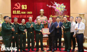 cac-don-vi-chuc-tet-thanh-pho-1
