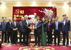 cac-don-vi-chuc-tet-thanh-pho-3-1