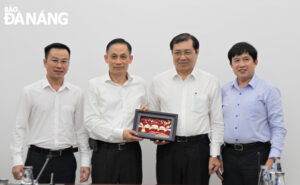 chairman-tho-282nd-right-29-and-visitors-from-the-ministry-of-foreign-affairs-1