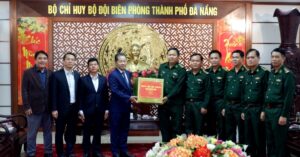 chuc-tet-bo-doi-bien-phong-thanh-pho-1