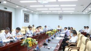 cuoc-hop-de-xuat-dot-rac-thai-moi-tr-1
