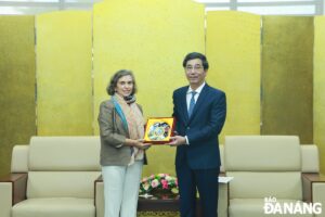 da-nang-leader-receives-spanish-ambassador-1