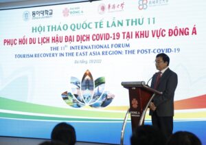 delivers-a-speech-at-the-forum
