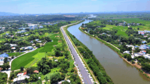 duong-ven-song-tuyen-son-1