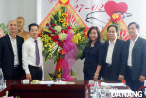 extends-congratulations-to-medical-staff