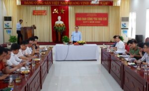 giao-ban-b-c3-a1o-ch-c3-ad-qu-c3-bd-i-n-c4-83m-2021-1