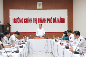 hoi-dong-danh-gia-truong-chinh-tri-dat-chuan-muc-1-1