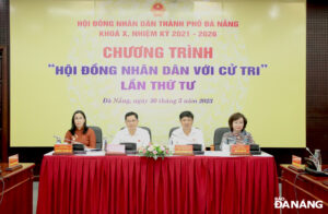 hoi-dong-nhan-dan-voi-cu-tri-lan-thu-4-1