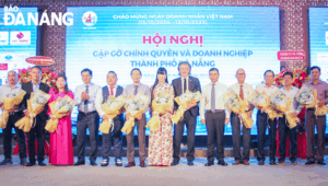 hoi-nghi-gap-go-chinh-quyen-va-doanh-nghiep-nam-2023-1