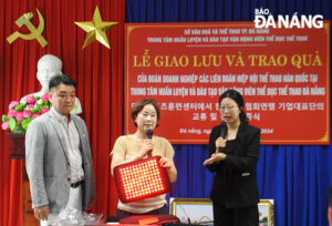 images1733934-hq-tang-qua-tt-1