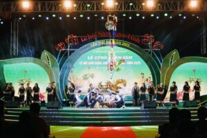 khai-mac-le-hoi-sam-ngoc-linh-2025-1