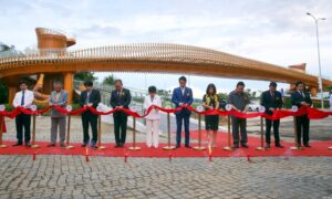 khanh-thanh-cau-huu-nghi-viet-nam-nhat-ban-1