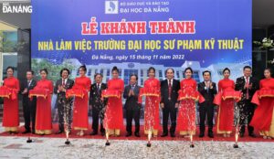 khanh-thanh-nha-lam-viec-truong-dai-hoc-su-pham-ky-thuat-1