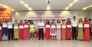khen-th-c6-b0-e1-bb-9fng-161-gi-c3-a1o-vi-c3-aan-1