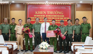 khen-thuong-cong-an-chuyen-an-sgk-lien-tinh-1