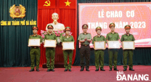 khen-thuong-cong-an-thanh-pho-1