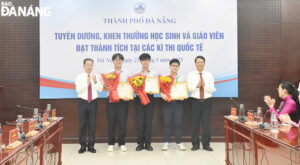 khen-thuong-hs-co-thanh-tich-quoc-te-nam-2025-1
