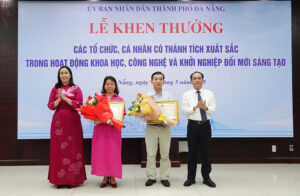 khen-thuong-khcn-2c-doi-moi-sang-tao-thang-05-2025-1
