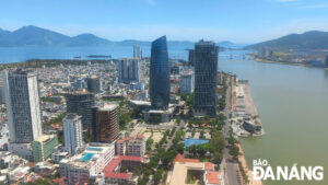 khung-canh-toa-nha-tthc-thanh-pho-1