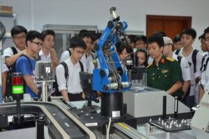 ky-thuat-trong-nha-truong-1