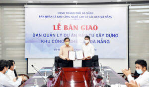 l-e1-bb-85-b-c3-a0n-giao-ban-qlda-c4-90txd-khu-c-c3-b4ng-ngh-e1-bb-87-cao-c4-90-c3-a0-n-e1-ba-b5ng-v-e1-bb-81-tr-e1-bb-b1c-thu-e1-bb-99c-ubnd-tp-1