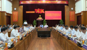 lam-viec-voi-bo-tnmt-1