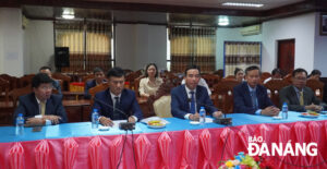 lam-viec-voi-cac-tinh-nam-trung-lao-17-1
