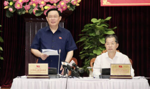 lam-viec-voi-chu-tich-quoc-hoi-vuong-dinh-hue-1