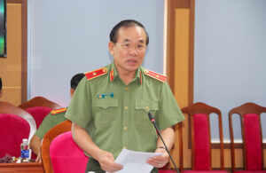 lam-viec-voi-cong-an-thanh-pho-1