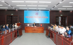 lam-viec-voi-thanh-pho-saika-nhat-1