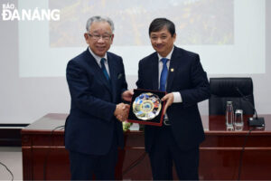 lanh-dao-dang-viet-dung-1