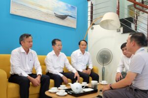lanh-dao-tp-tham-gia-dinh-can-bo-lao-thanh-cach-mang-1