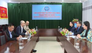 lh-cac-to-chuc-huu-nghi-tiep-canada-1