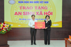 ngan-hang-nha-nuoc-trao-10-ty-cho-dn-2c-qn-2c-hue-1