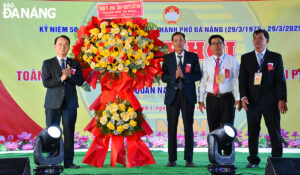 ngay-hoi-toan-dan-50-nam-ngay-giai-phong-que-huong-1