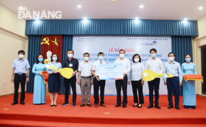 nh-e1-ba-adn-b-c3-a0n-giao-ch-c3-aca-kh-c3-b3a-xe-t-c6-b0-e1-bb-a3ng-tr-c6-b0ng-do-vietinbank-t-c3-a0i-tr-e1-bb-a3-1