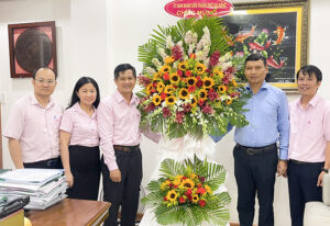 ong-ho-ky-minh-tham-ngan-hang-csxh-1