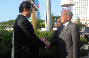 qu-e1-bb-91c-v-c6-b0-c6-a1ng-norodom-sihamoni-1