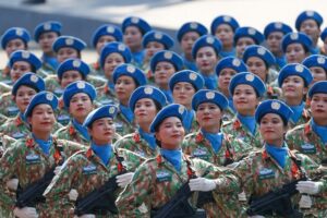 quoc-hoi-dong-y-can-bo-ngoai-quan-doi-cong-an-duoc-tham-gia-gin-giu-hoa-binh-94665-17570445084341313265611